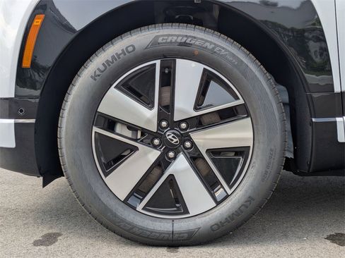 New 2026 Hyundai Ioniq 9 SEL image 10