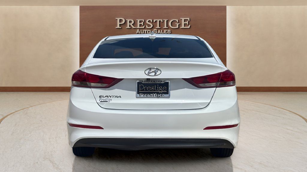 Used 2018 Hyundai Elantra SEL FWD image 9