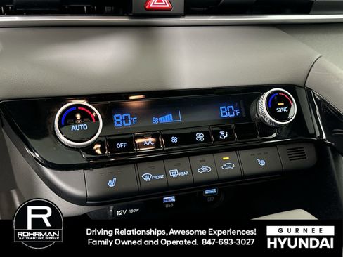 Used 2022 Hyundai Elantra SEL w/ Convenience + Premium Package image 10