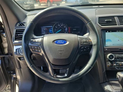Used 2018 Ford Explorer XLT w/ Equipment Group 202A image 22