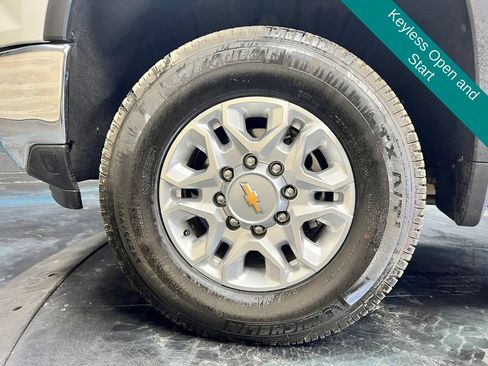 Used 2025 Chevrolet Silverado 2500 LT AWD/4WD image 25