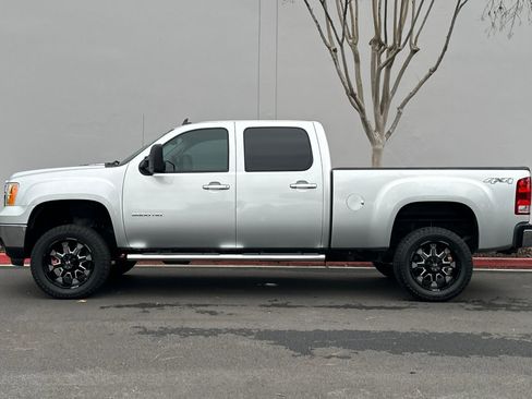 Used 2014 GMC Sierra 3500 SLT w/ SLT Convenience Package image 7