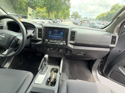 Used 2024 Nissan Frontier SV w/ SV Convenience Package RWD image 20