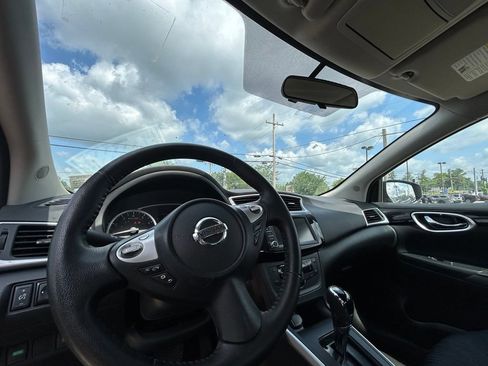 Used 2019 Nissan Sentra SV FWD image 14