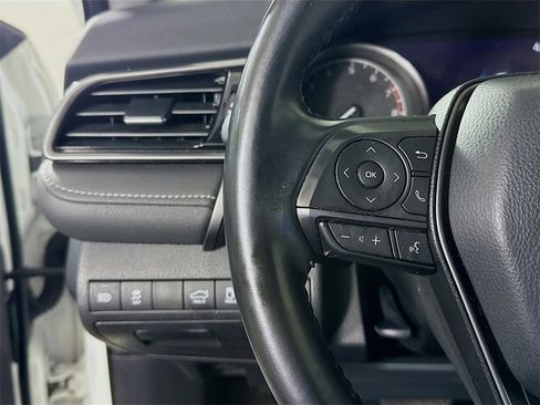 Certified 2022 Toyota Camry SE image 21