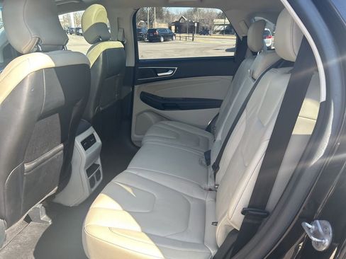 Used 2018 Ford Edge Titanium w/ Equipment Group 301A image 17