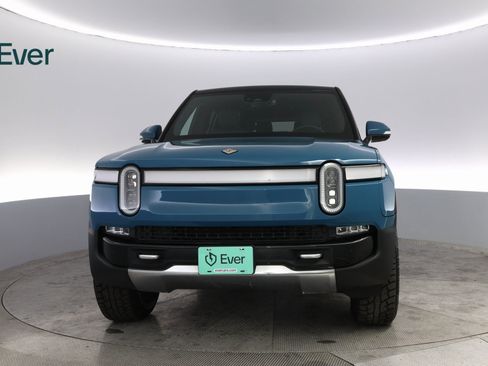 Used 2023 Rivian R1S Adventure image 3