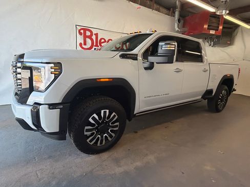 New 2026 GMC Sierra 2500 Denali Ultimate AWD/4WD image 2