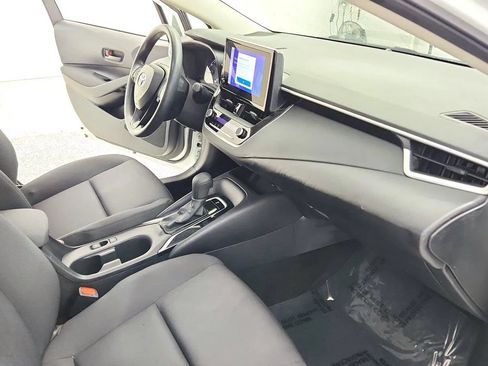 Used 2024 Toyota Corolla LE w/ LE Convenience Package FWD image 28