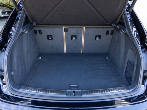 Certified 2025 Porsche Macan image 44