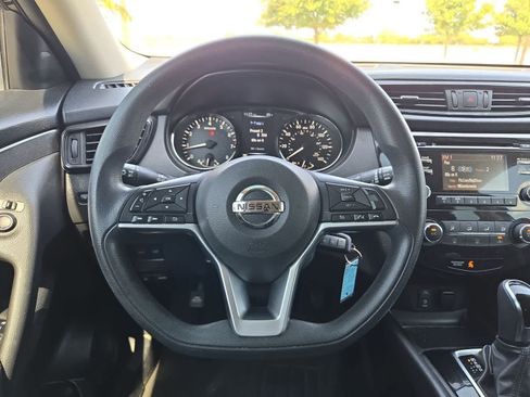 Used 2017 Nissan Rogue S FWD image 20