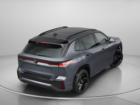 New 2026 Volkswagen Tiguan SE R-Line FWD image 5