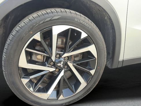 Used 2022 Mitsubishi Outlander SE AWD/4WD image 18