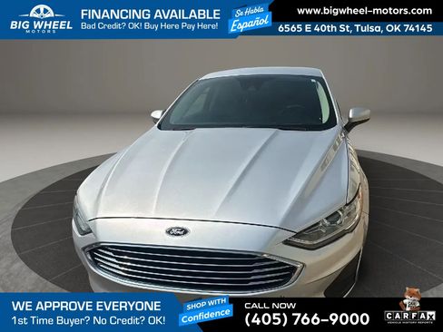 Used 2019 Ford Fusion SE FWD image 2