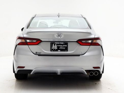 Used 2024 Toyota Camry SE image 8
