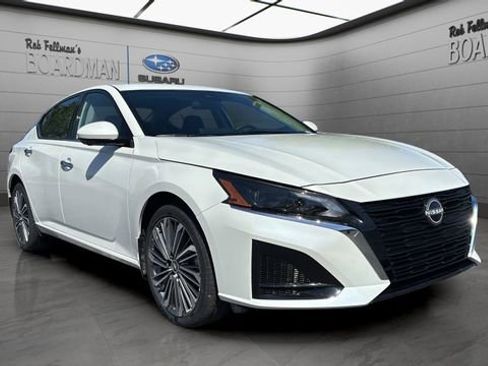 Used 2025 Nissan Altima 2.5 SL AWD/4WD image 2