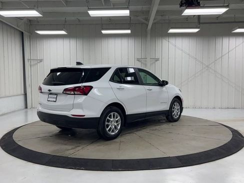 Used 2022 Chevrolet Equinox LS w/ LS Convenience Package image 8