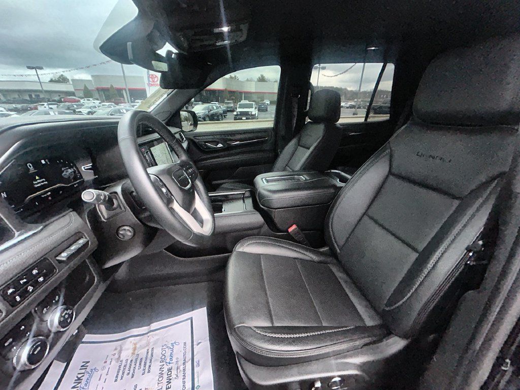 Used 2023 GMC Yukon Denali AWD/4WD image 15