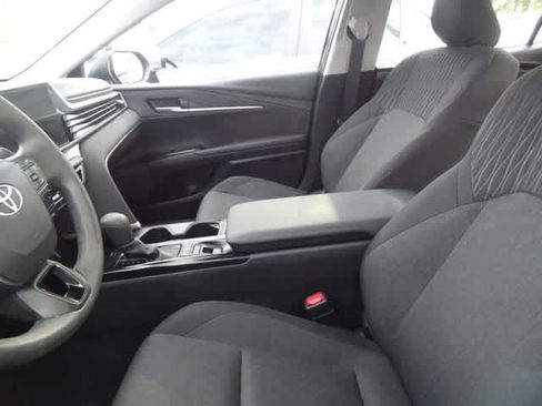 Used 2025 Toyota Camry LE FWD image 6