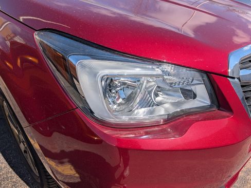 Used 2017 Subaru Forester 2.5i Premium image 2