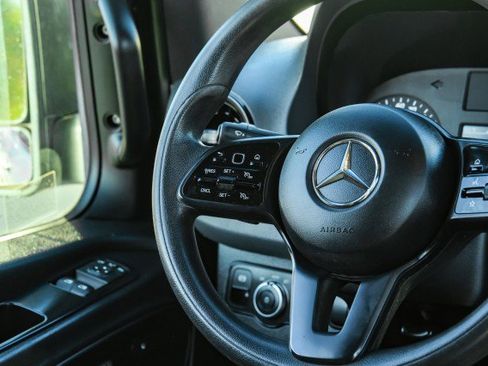 Used 2020 Mercedes-Benz Sprinter 2500 image 15