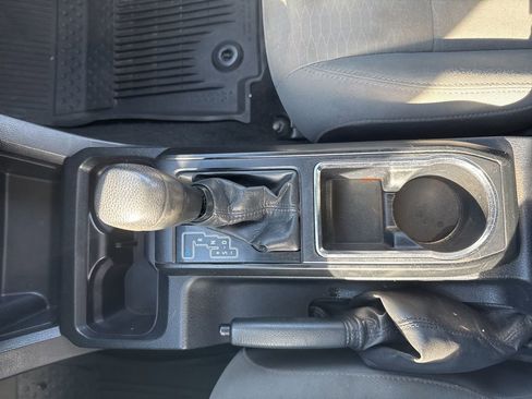 Used 2018 Toyota Tacoma SR image 25