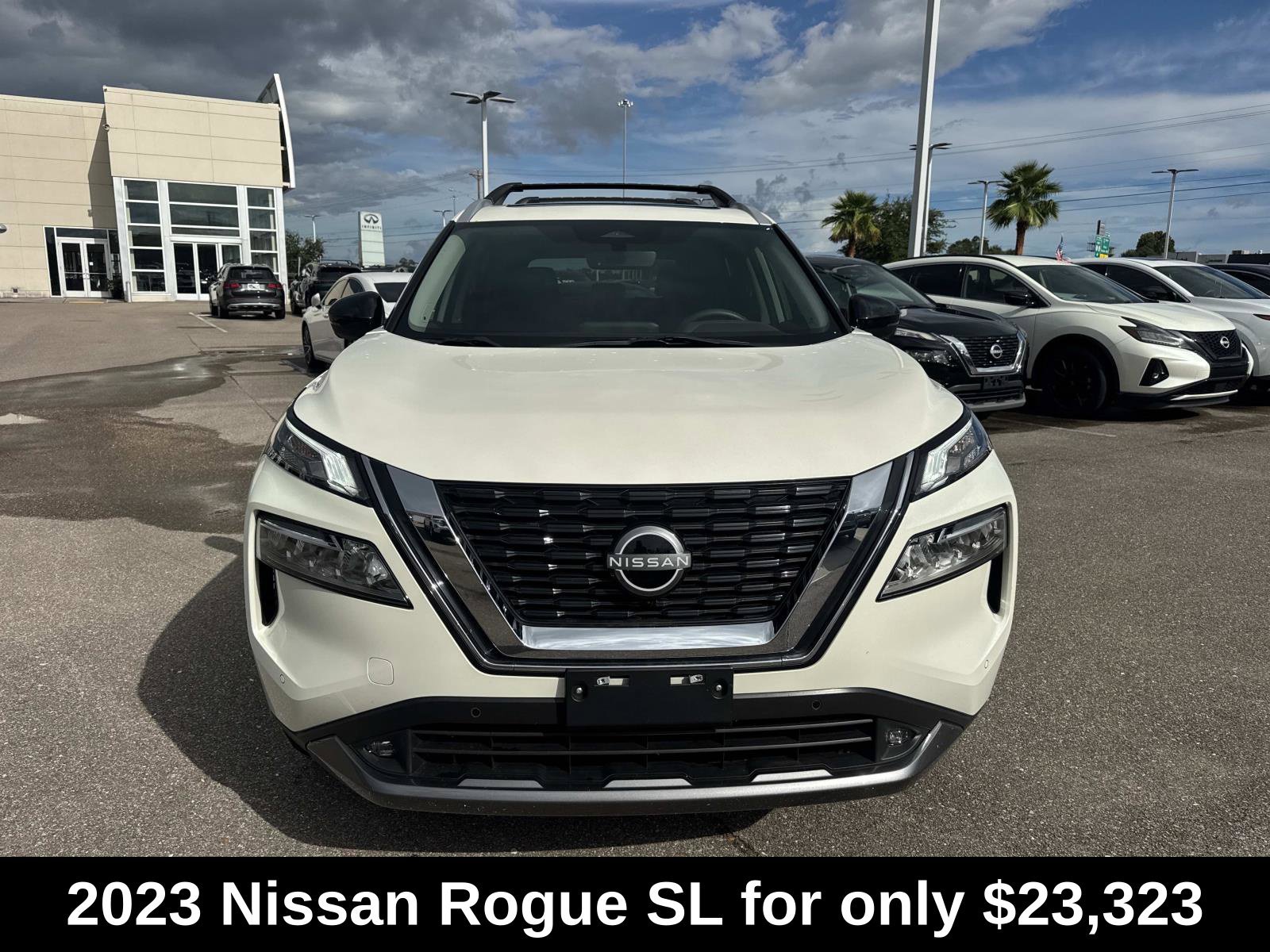 Used 2023 Nissan Rogue SL w/ SL Premium Package FWD image 2