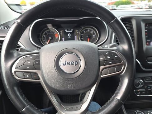 Used 2020 Jeep Cherokee Latitude Plus w/ Cold Weather Group image 18