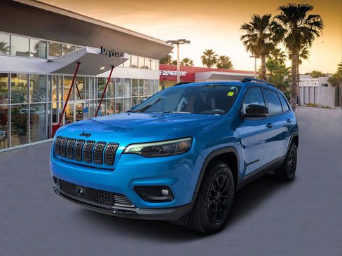 Certified 2023 Jeep Cherokee Altitude Lux AWD/4WD image 7