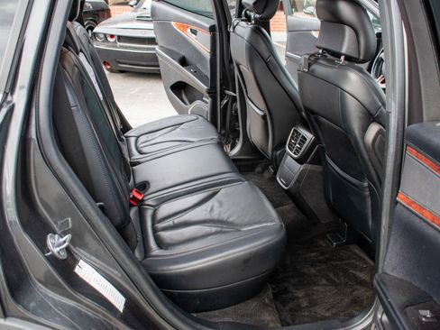 Used 2018 Lincoln MKX Reserve image 17