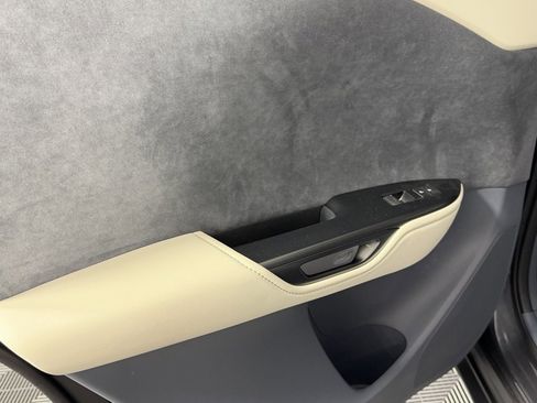 Used 2024 Lexus RZ 450e Premium image 26