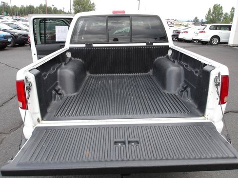 Used 2003 Chevrolet S10 Pickup LS AWD/4WD image 11