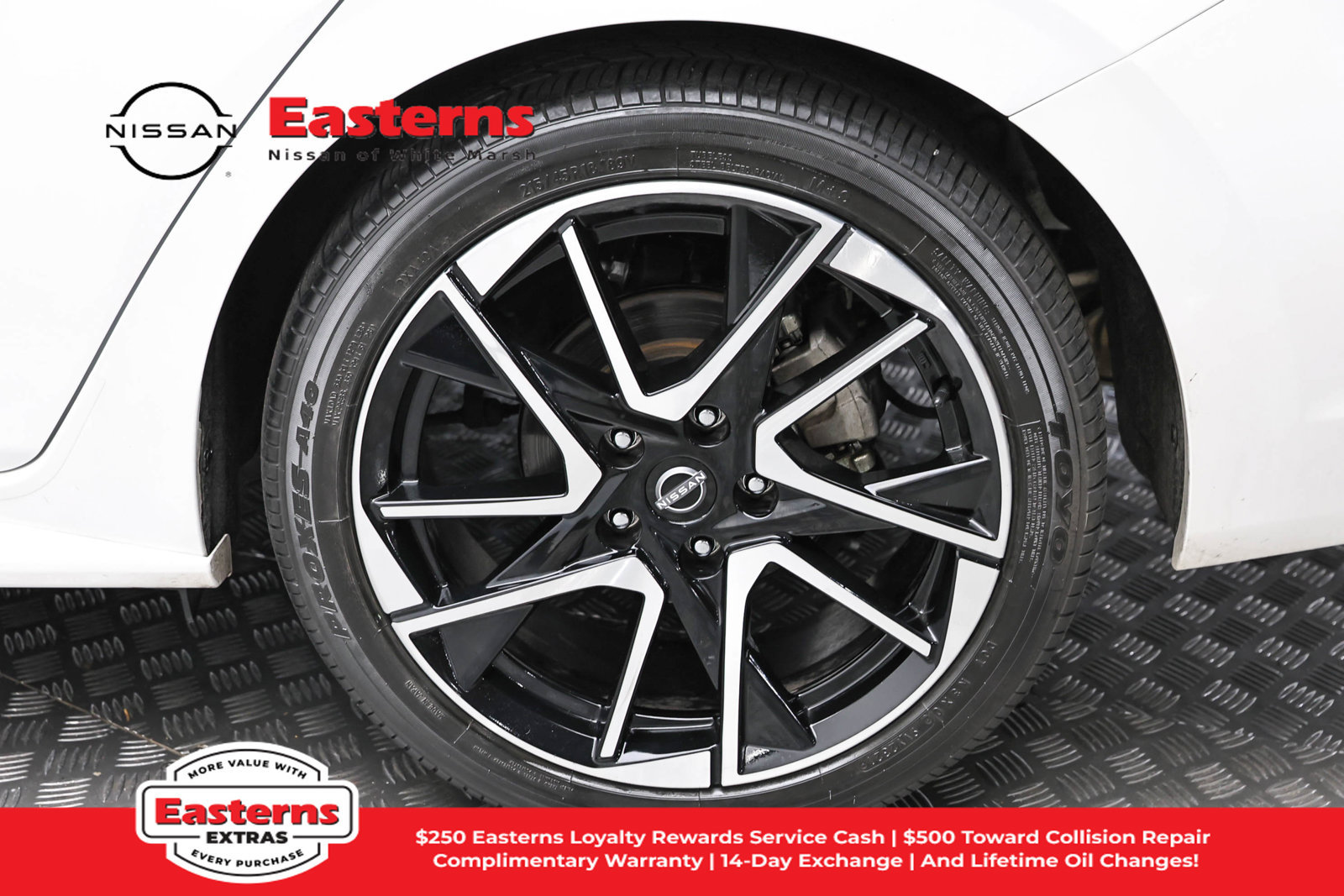 Used 2024 Nissan Sentra SR w/ SR Premium Package FWD image 8