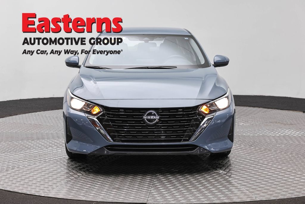 Used 2024 Nissan Sentra SV FWD image 2