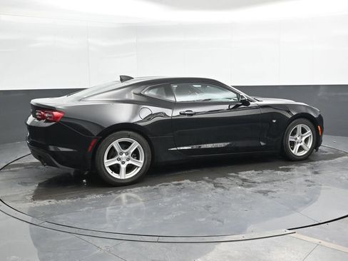 Used 2019 Chevrolet Camaro LT w/ Technology Package image 2