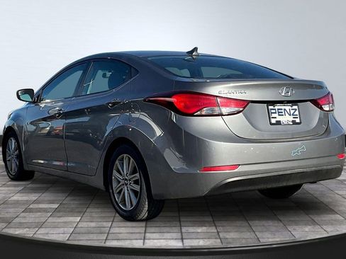 Used 2014 Hyundai Elantra SE w/ Option Group 02 FWD image 4