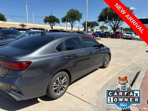 Certified 2024 Kia Forte LXS FWD image 5