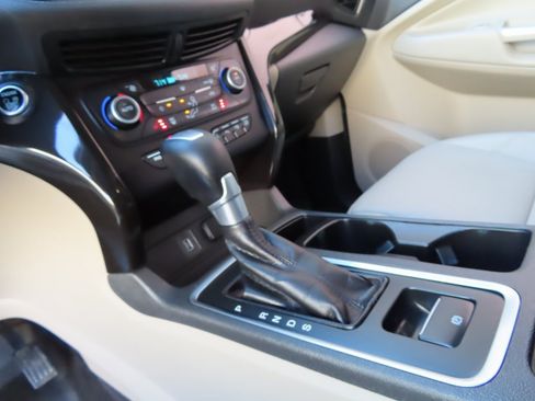 Used 2018 Ford Escape Titanium w/ Ford Safe & Smart Package image 20