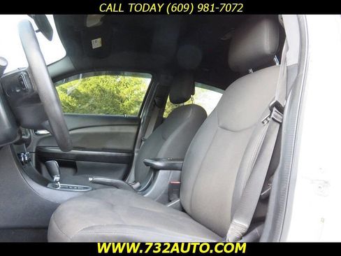 Used 2013 Dodge Avenger SE FWD image 17