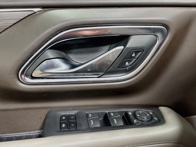 Used 2023 Chevrolet Tahoe LT w/ Luxury Package AWD/4WD image 16