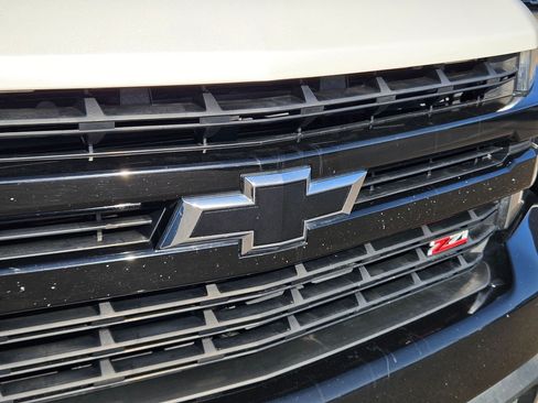 Certified 2021 Chevrolet Silverado 1500 LT Trail Boss AWD/4WD image 10