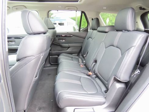 New 2025 Honda Pilot Touring image 14