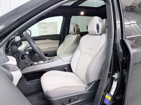 New 2026 INFINITI QX60 Autograph image 13