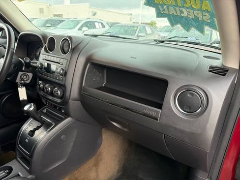 Used 2016 Jeep Patriot High Altitude AWD/4WD image 22