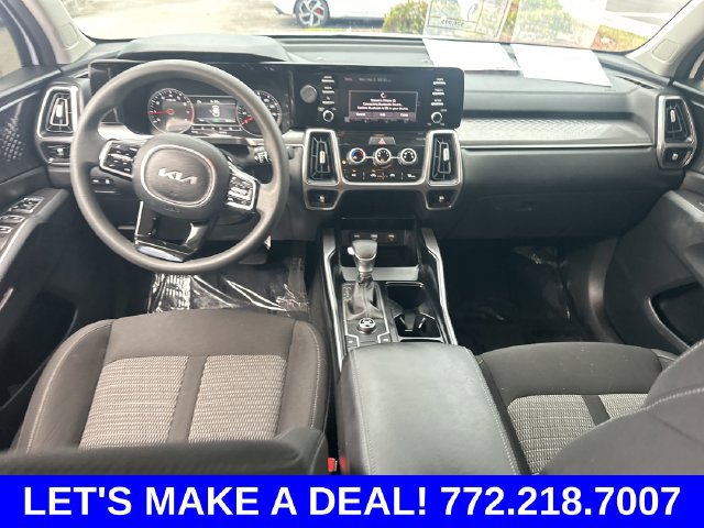 Used 2023 Kia Sorento LX FWD image 13