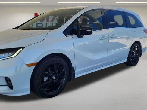 Used 2024 Honda Odyssey Sport image 1