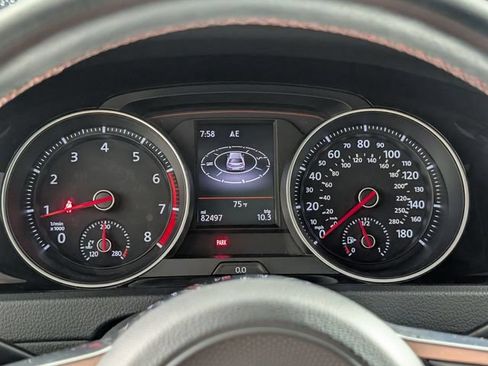 Used 2018 Volkswagen GTI SE FWD image 17