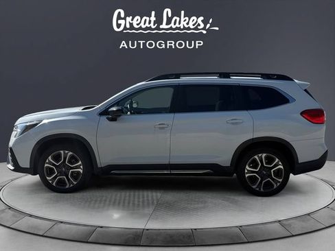 Used 2025 Subaru Ascent Limited AWD/4WD image 2
