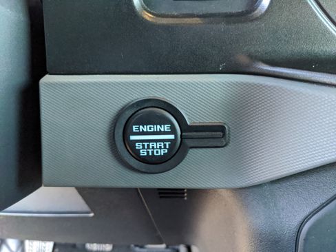 Certified 2022 Ford Bronco Black Diamond image 29