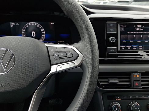 Certified 2022 Volkswagen Taos S image 21